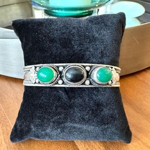 Artisan Nepal Buddhist Bracelet Green and Black